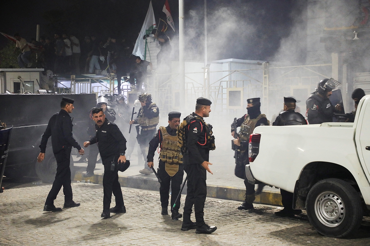 إدانات دولية واستنكار لاقتحام قنصلية الكويت في البصرة 