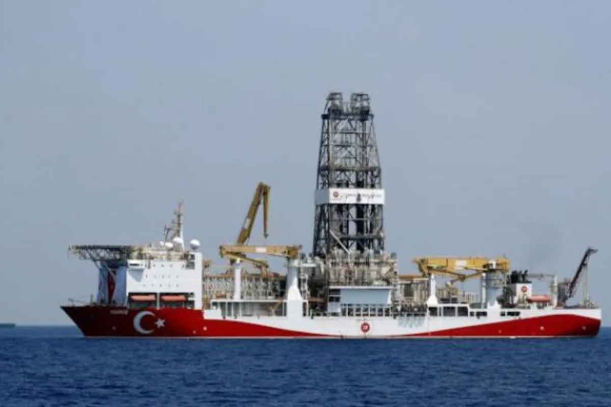 تركيا أرسلت سفينة حفر إلى الصومال للتنقيب عن النفط 