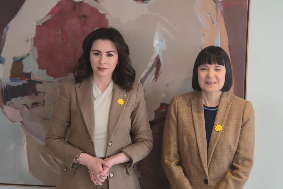 الزين الصباح تضع «زهرة العرفج» تقديراً للصفوف الأمامية 