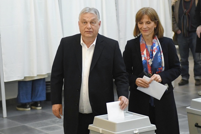 المجر تصوت في انتخابات قد تنهي حكم أوربان المستمر منذ 16 عاماً