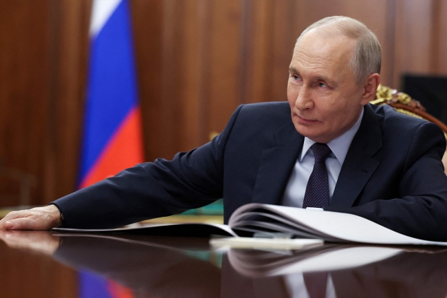 بوتين للرئيس الإيراني: مستعدون للتوسط في تسوية لحرب الشرق الأوسط 