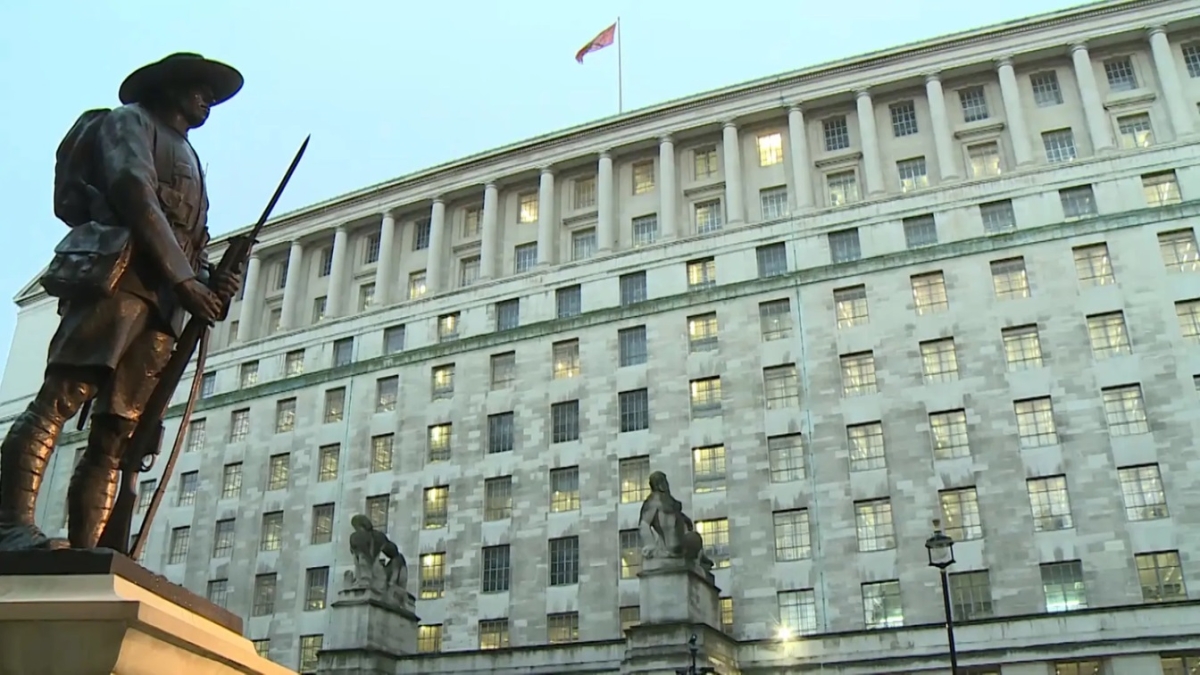 «الدفاع» البريطانية: صفقة بقيمة 1.192 مليار دولار لصيانة مروحيات للقتال والنقل الثقيل 