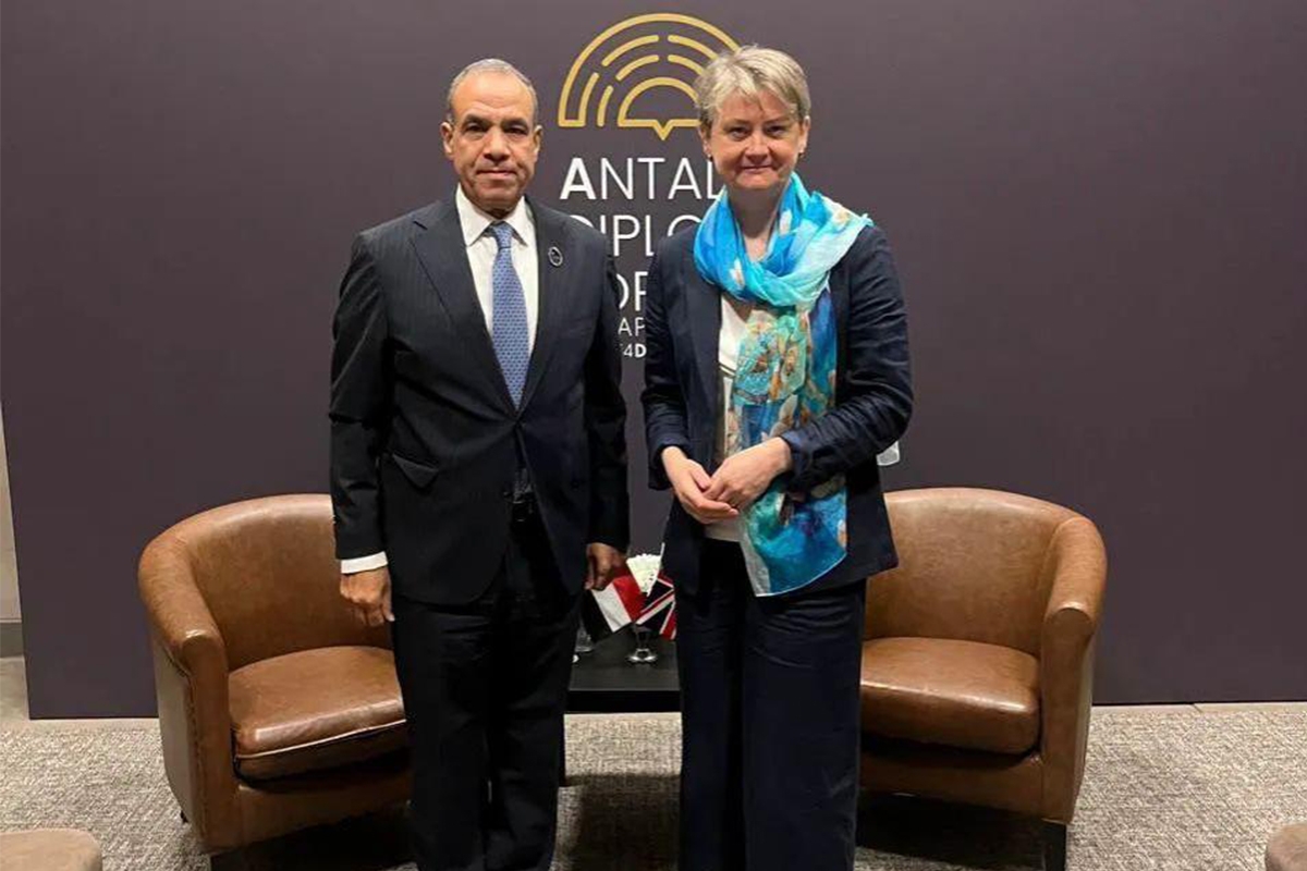 القاهرة ولندن تبحثان تطورات الإقليم وتعزيز التعاون الثنائي 