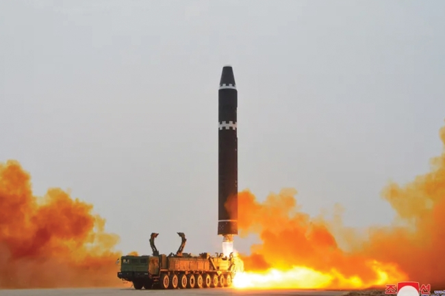 سول: كوريا الشمالية أطلقت صاروخا باليستيا باتجاه الشرق 