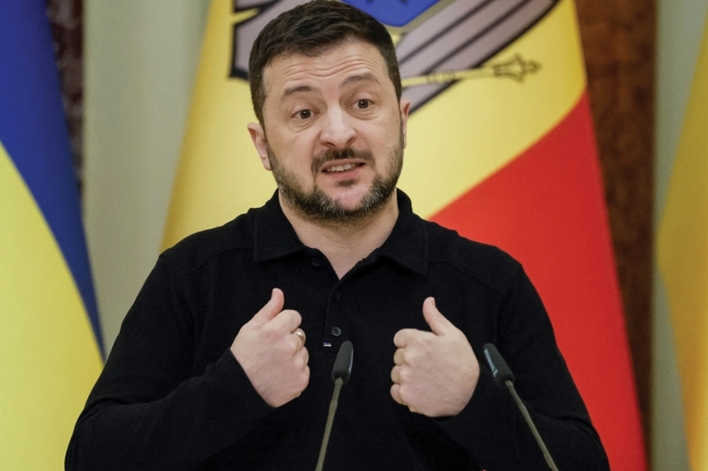 زيلينسكي يتهم مبعوثي الولايات المتحدة بعدم احترام أوكرانيا