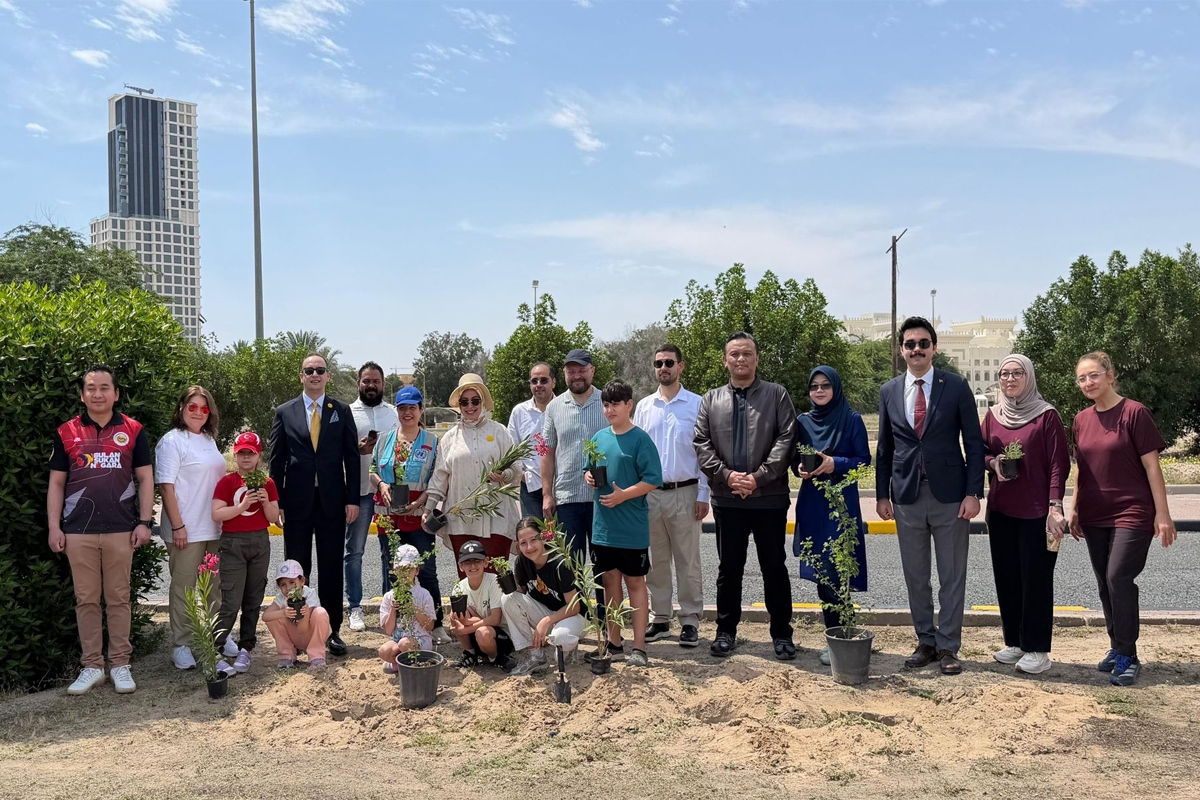 مبادرة تشجير رمزية في المنطقة الدبلوماسية 