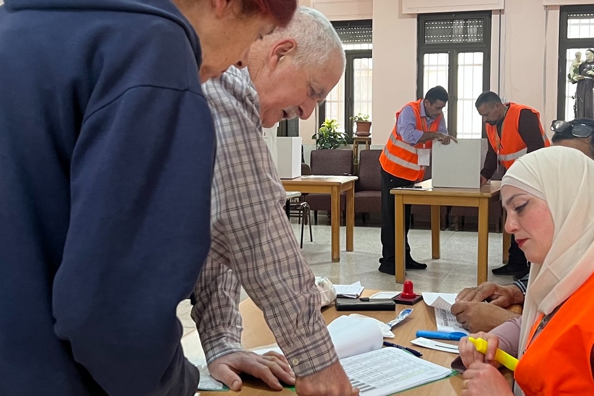 جانب من عملية الاقتراع