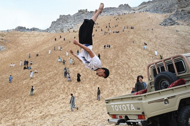 رمال أفغانستان تاريخية وتُحسن المزاج 