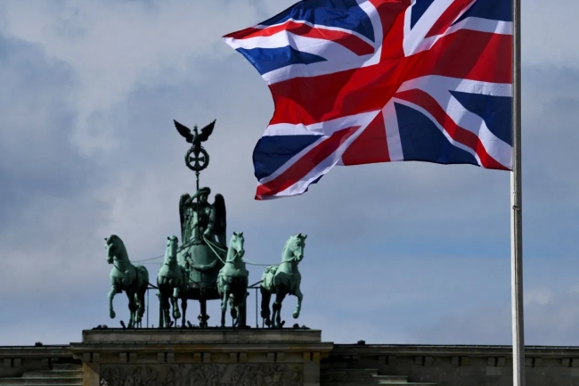 وزارة الخارجية بريطانيا تستدعي السفير الإيراني لديها