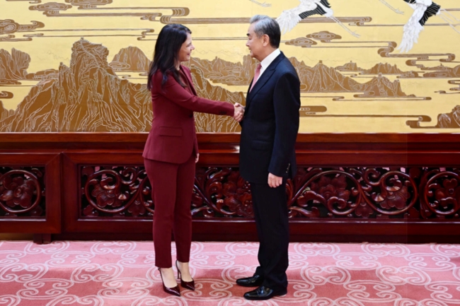 وزير الخارجية الصيني: تعزيز دور الأمم المتحدة في ظل الاضطرابات العالمية