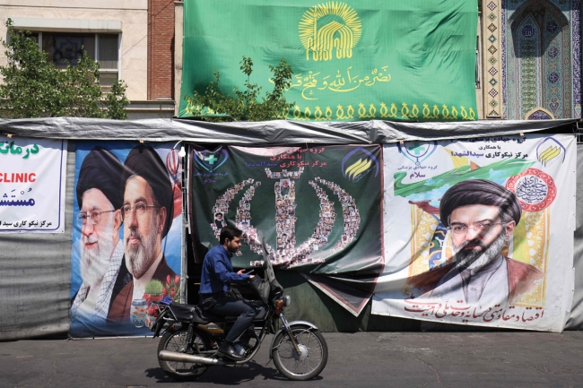 ترامب يدرس حصاراً طويلاً وإيران تلوح بأوراق جديدة