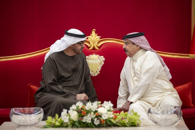 العاهل البحريني: أمن دولة الإمارات جزء لا يتجزأ من أمن مملكة البحرين