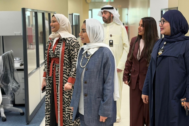 الحويلة تفقدت إدارات «التعاون»: ماضون في دعم تطوير القطاع ورفع كفاءته الإدارية والرقابية. خلال جولة ميدانية للاطلاع على سير العمل ومتابعة إنجاز المعاملات. الالتزام بالشفافية والحوكمة وتطبيق الأنظمة واللوائح المنظمة للعمل التعاوني 