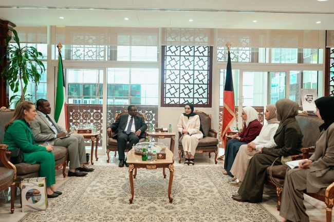 وزيرة «الشؤون»: تعزيز الشراكة وتطوير العلاقات الثنائية مع تنزانيا. الحويلة بحثت مع السفير ماسورو تعزيز التعاون بالمجالات الاجتماعية والتنموية 