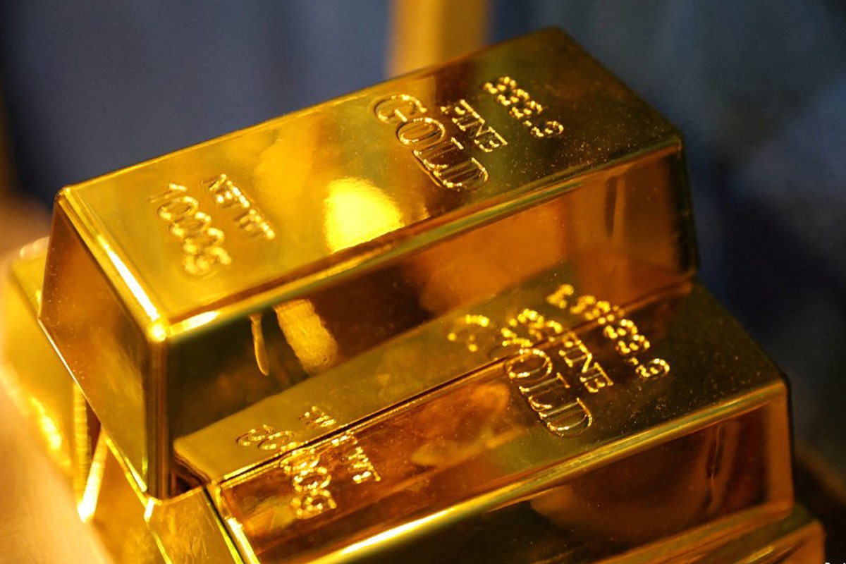 الذهب يرتفع مدعوماً بضعف الدولار وتراجع النفط 