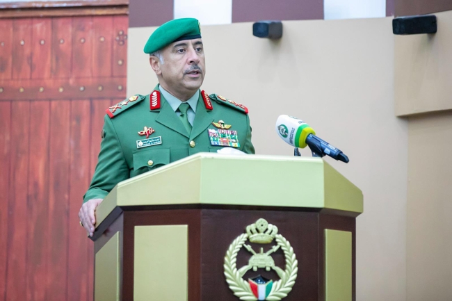 وكيل الحرس الوطني للخريجين الجدد: الوطن أمانة في أعناق أبنائه. تخريج دفعة جديدة من ضباط الميدان والأطباء والطب المساند. البرجس أكد أهمية التصدي بحزم لكل معتدٍ تسوّل له نفسه العبث بأمن الكويت واستقرارها 