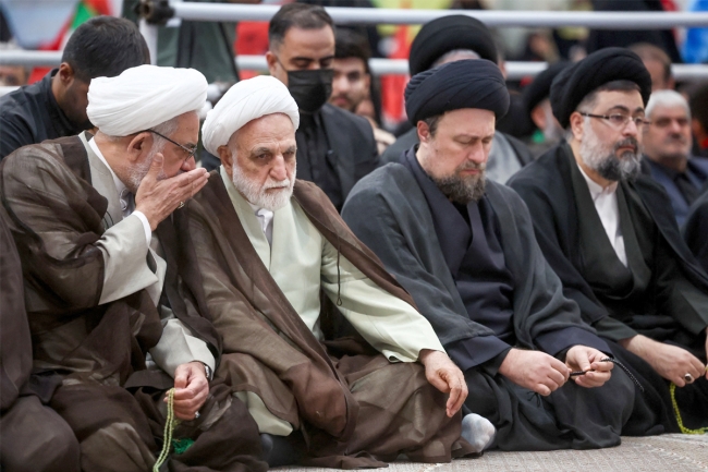 ترامب يربط عودة الحرب بمقتل جنود أميركيين… وخامنئي يحذر الإيرانيين من الانقسامات ترامب يربط عودة الحرب بمقتل جنود أميركيين… وخامنئي يحذر الإيرانيين من الانقسامات