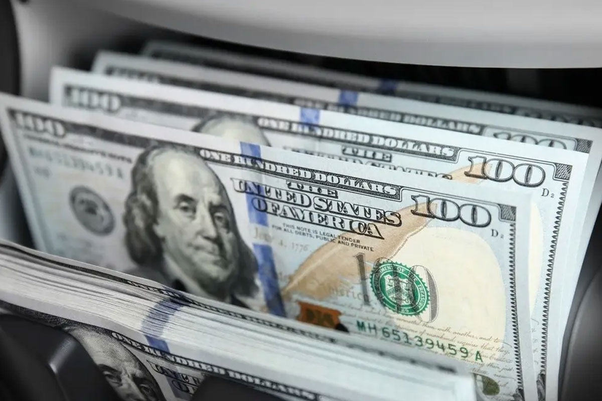 الدولار يرتفع بعد تثبيت الفائدة 
