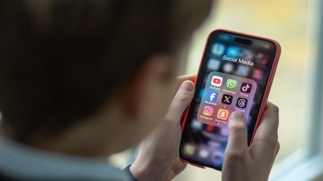الإمارات تحظر استخدام منصات التواصل الاجتماعي للأطفال دون 15 عاماً