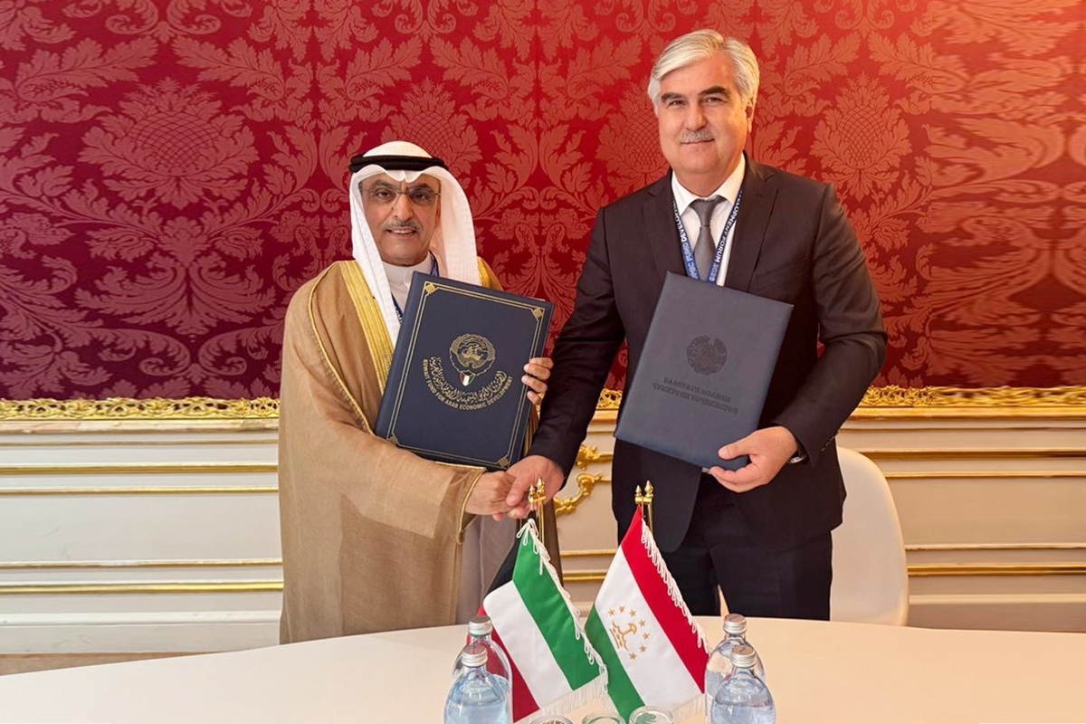 «الكويتي للتنمية» يوقع اتفاقية قرض لتطوير مدارس بطاجيكستان 