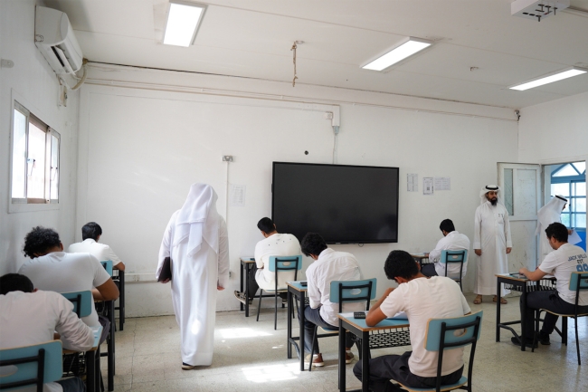 طلبة الثانوية العامة اختتموا اختبارات «2025 – 2026» بـ«الإحصاء»