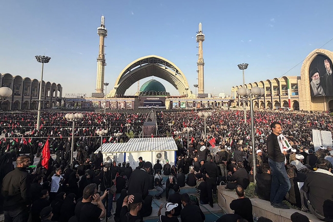 إيران تبدأ مراسم تشييع المرشد الأعلى السابق خامنئي 