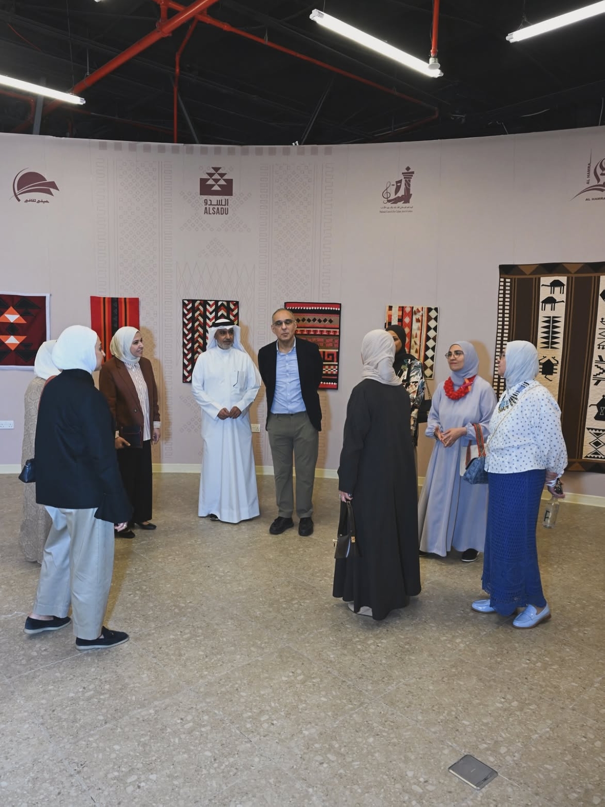 «من النول إلى اللحف»... السدو الكويتي يتجدد برؤية معاصرة