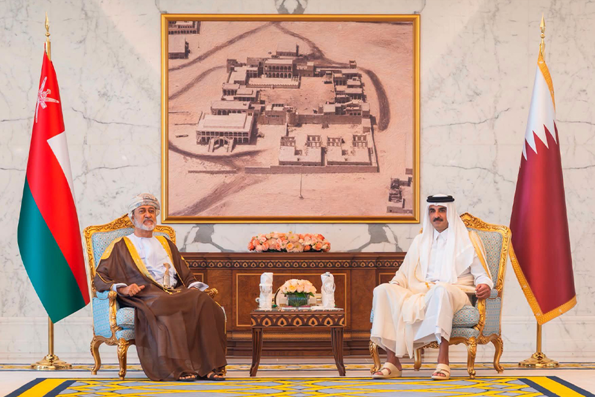 أمير قطر يبحث مع سلطان عُمان تعزيز الشراكة بما يحقق تطلعات ومصالح الشعبين الشقيقين
