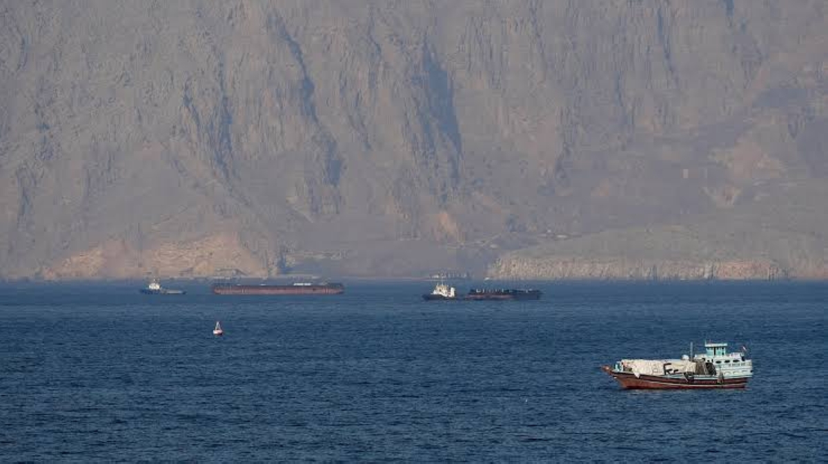طهران: إغلاق هرمز حتى تقبل واشنطن كل شروطنا