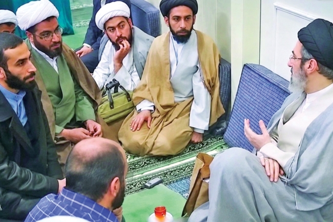قاليباف وبزشكيان لمجتبى: مستعدون لتجرع كأس السم