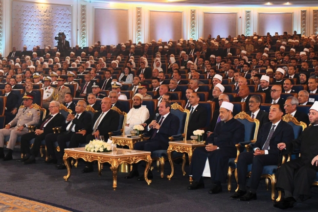 السيسي: لا نسوق الحجج والجيش جاهز للدفاع عن مصر السيسي: لا نسوق الحجج والجيش جاهز للدفاع عن مصر