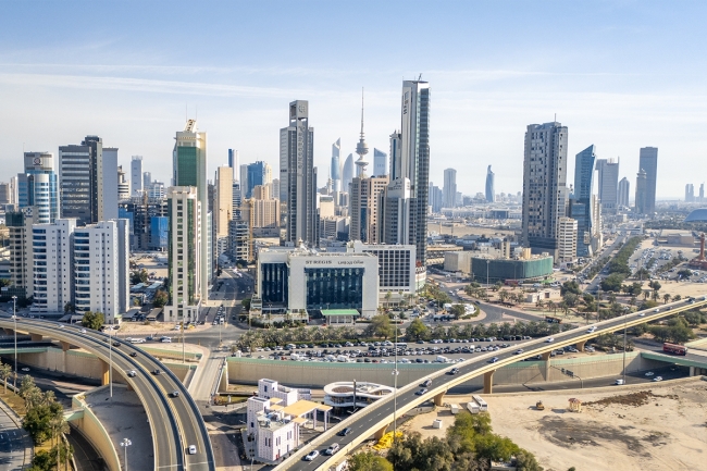 «الأرصاد»: طقس شديد الحرارة اليوم.. والعظمى 48 درجة