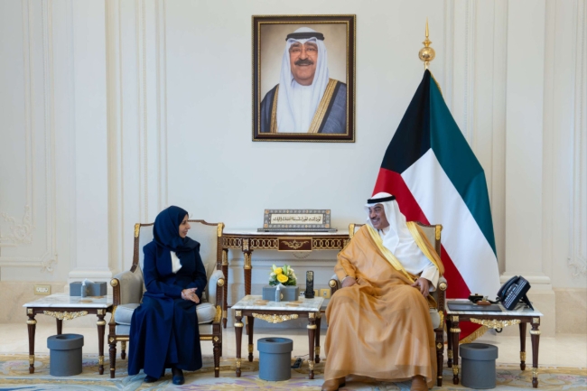 رسالة خطية للأمير من رئيس مجلس القيادة اليمني تسلمها ولي العهد