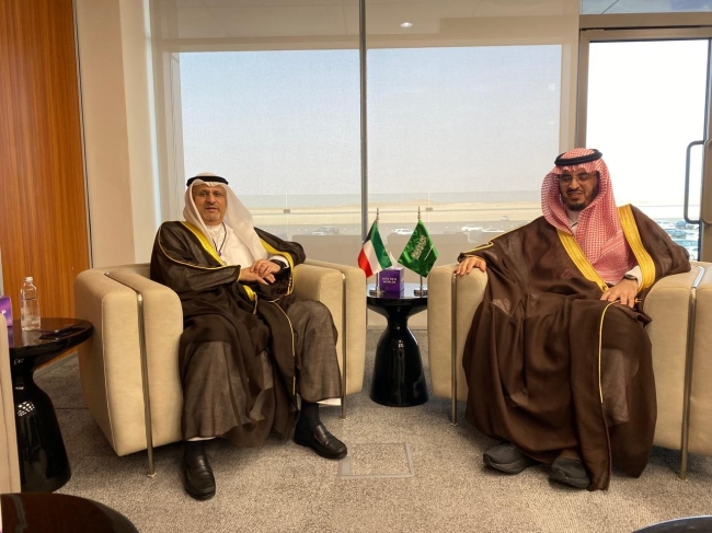العمر يطلع على إنجازات السعودية في الاتصالات وتكنولوجيا المعلومات والحكومة الرقمية