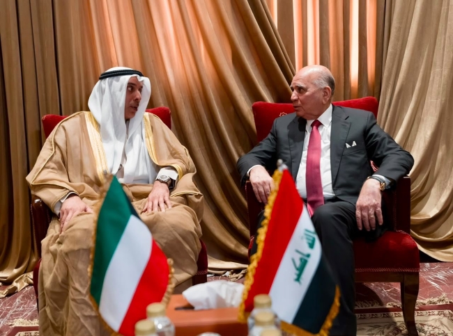 المشعان يبحث مع حسين العلاقات الثنائية والمستجدات الإقليمية