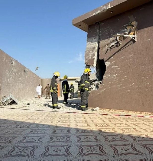 السعودية: وفاة وإصابتان وأضرار مادية في مبانٍ إثر سقوط شظايا من اعتراض مسيّرة حوثية