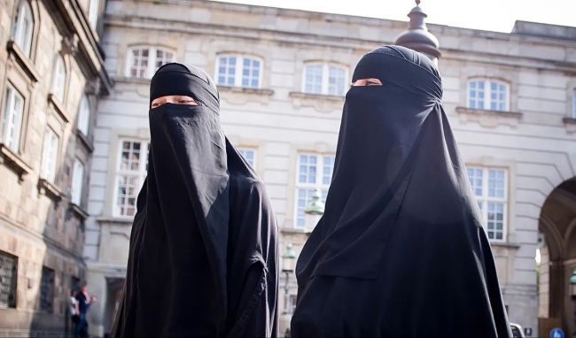 سفارة الكويت في لشبونة: انتبهوا لقانون حظر تغطية الوجه في البرتغال.. يطبق 23 سبتمبر