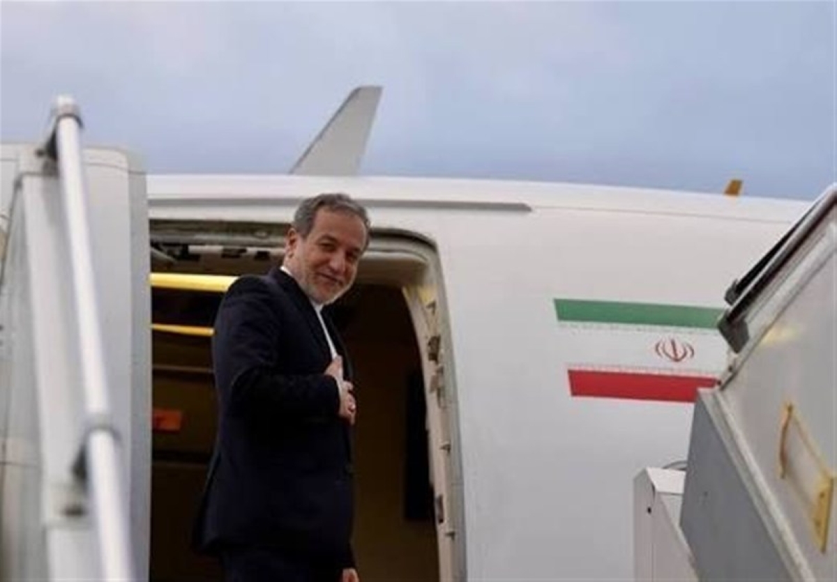 عراقجي يغادر طهران إلى نيويورك ويتوقف في قطر
