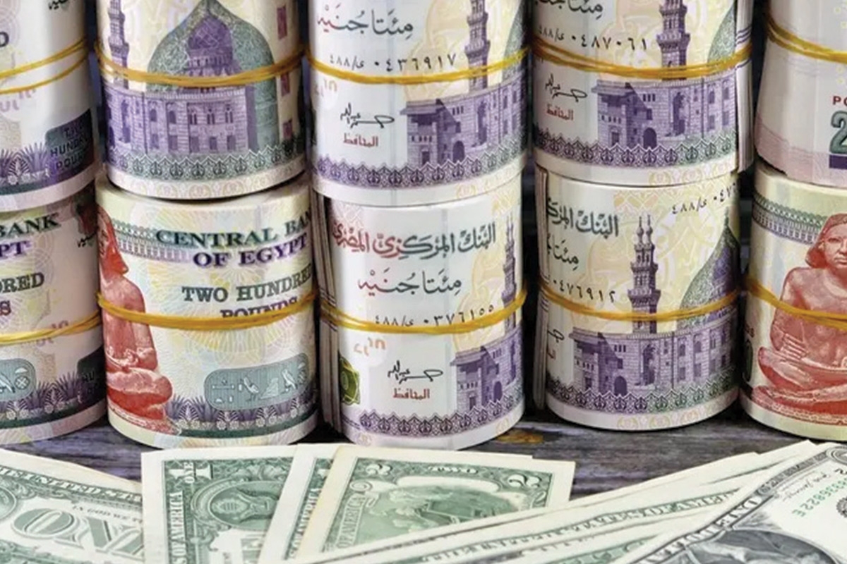 الدولار فوق 52 جنيهاً في مصر... وتقلبات حذرة رغم تدفق النقد الأجنبي