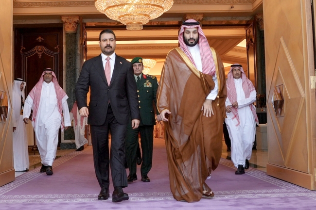 السعودية تصد هجمات صاروخية… والحوثي يلوّح بتصعيد