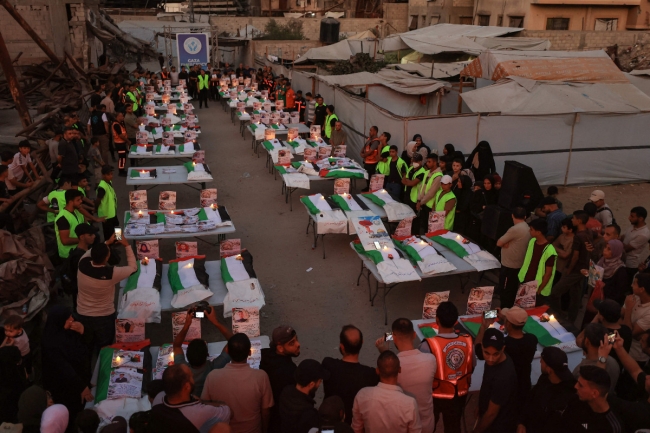 غزة تشيّع رفات 75 شهيداً.. و8 آلاف جثمان لا تزال تحت الأنقاض