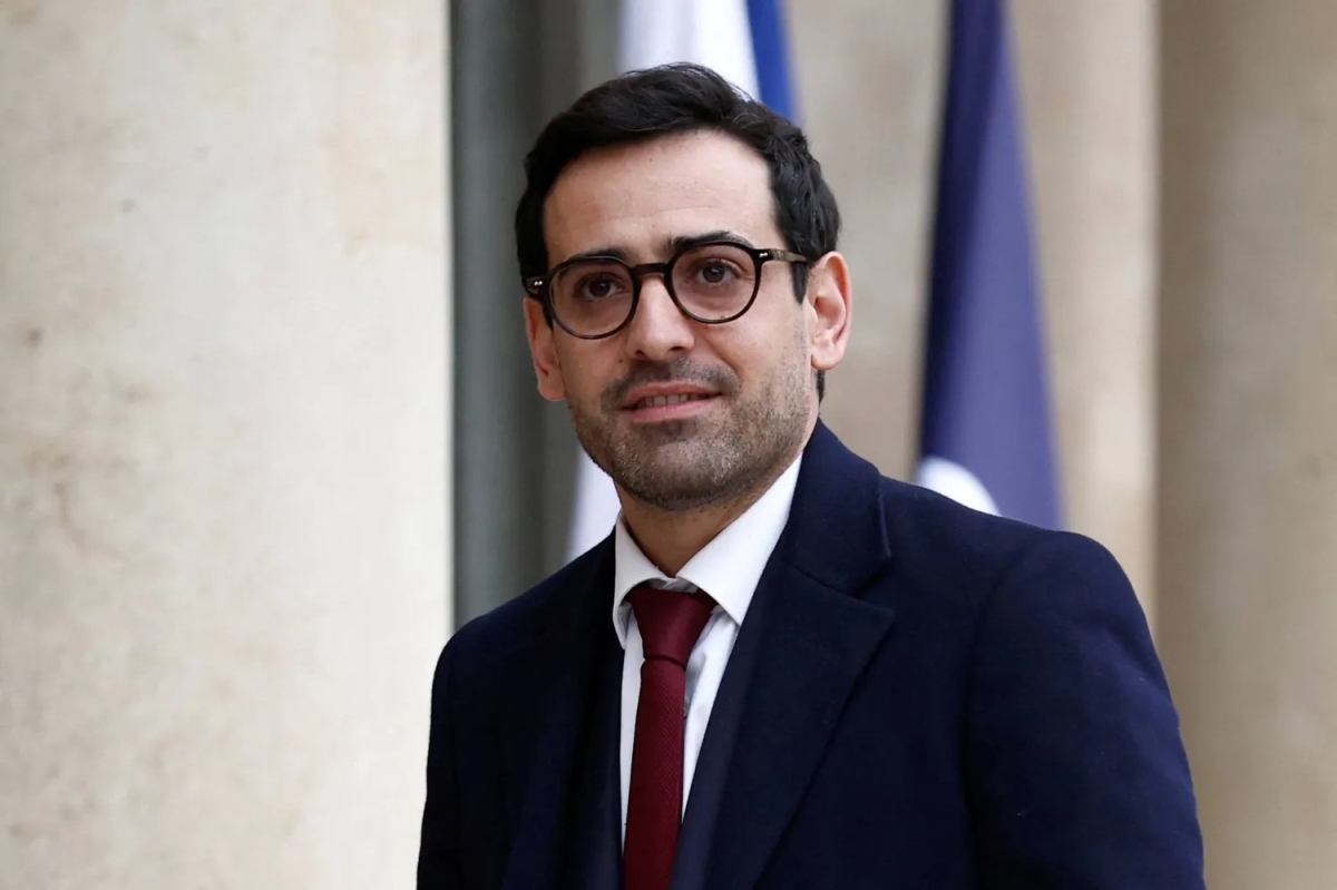 وزير الخارجية الفرنسي في الرياض قبيل جولة ماكرون الخليجية