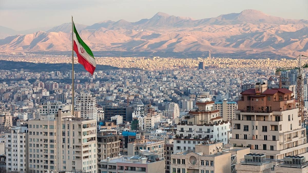خامن‌ای و رئیس «شورای امنیت ملی ایران» درباره جنگ و تنگه هرمز گفتگو کردند