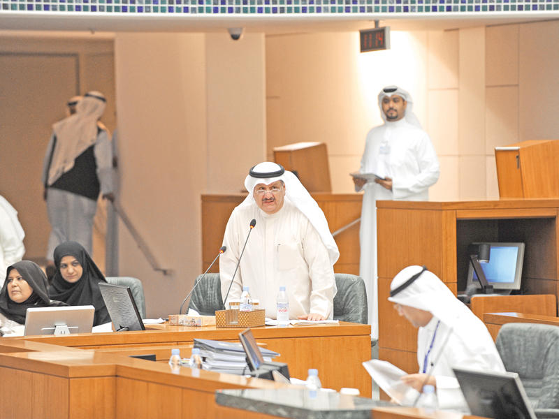 الوزير الكندري يشرح للنواب التعديلات الحكومية على قانون البلدية