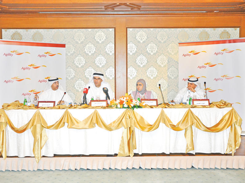 السلطان مترئساً عمومية الشركة أمس