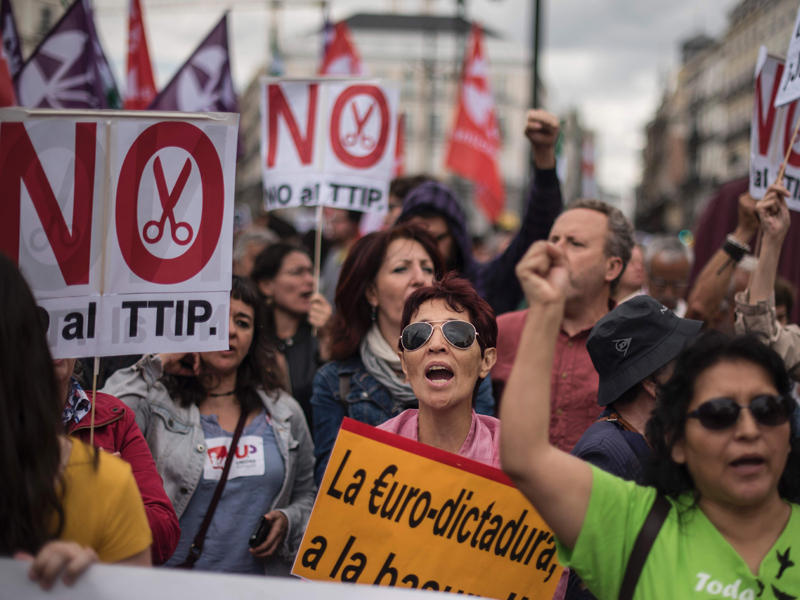 جانب من الاحتجاجات اليوم في العاصمة مدريد