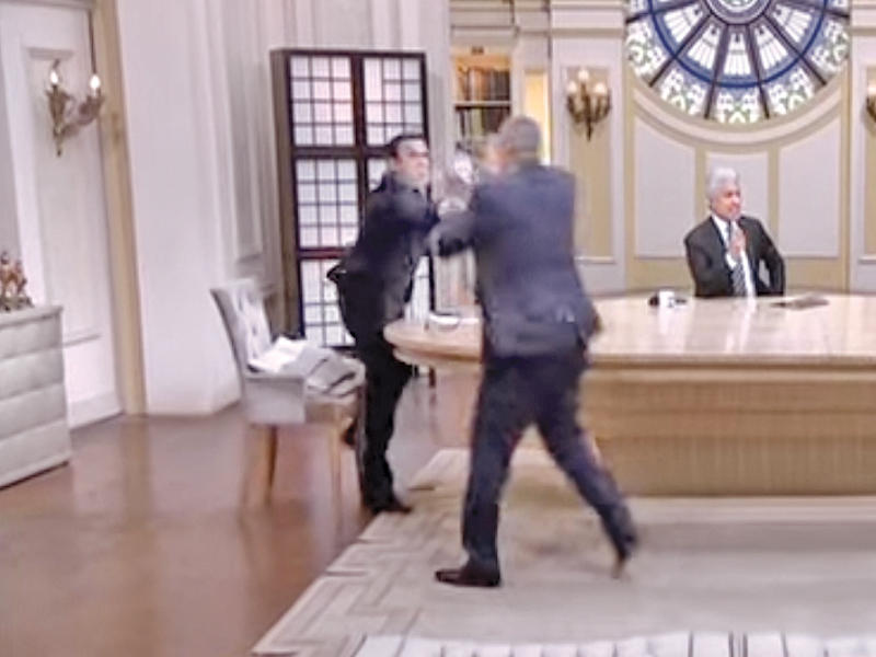 صورة مأخوذة عن التلفزيون للمشادة المباشرة على الهواء