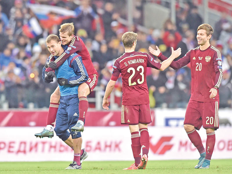 لاعبو المنتخب الروسي خلال مباراة سابقة في التصفيات المؤهلة إلى يورو 2016