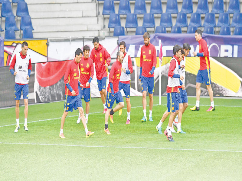 جانب من تدريبات المنتخب الإسباني