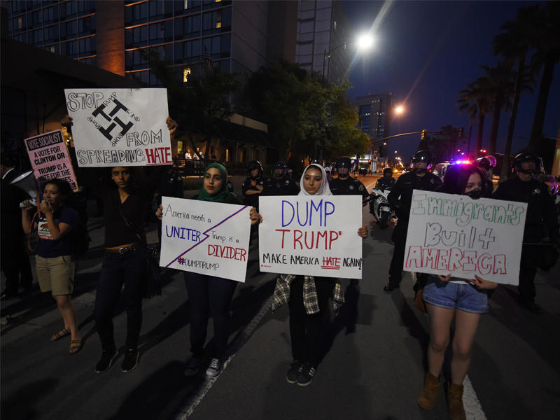 مظاهرة ضد المرشح الجمهوري دونالد ترامب للانتخابات الأميركية القادمة